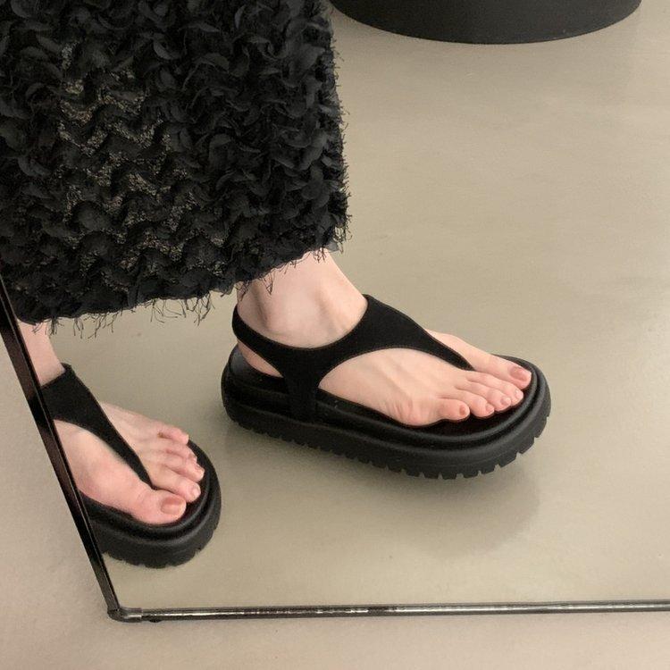 

Mezzanine platform sandals women s summer wear 2025 new models with skirts fashionable not tired feet non-slip beach Roman sandals 35