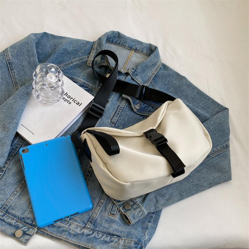 Casual Versatile Shoulder Oblique Span Bag New Large-capacity Commuter Shoulder Bag Niche Design Fashion Trend Flip Bag