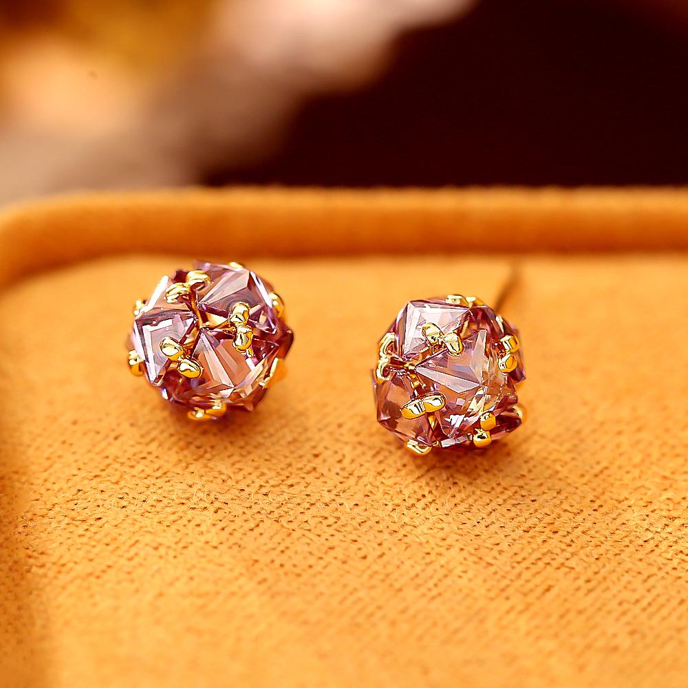 Lila Zirkonia Ohrstecker: Eleganter, Modischer und Zeitloser Schmuck.