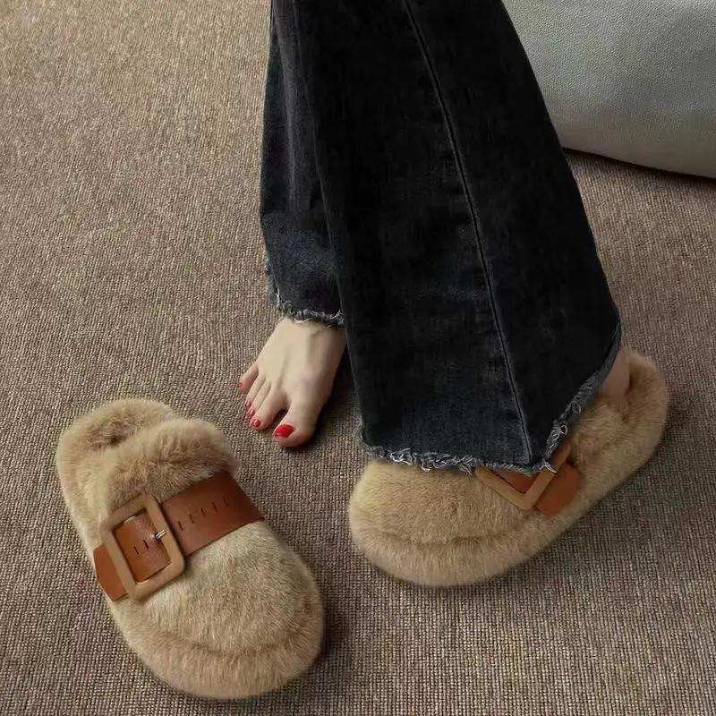 Europäische und amerikanische Baotou-Hausschuhe für Damen im Herbst Winter 2024 Neue Plüsch-Flachboden-Hausschuhe mit Plüsch für zu Hause