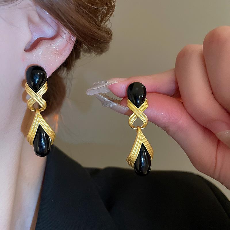 Real Gold-Plated Silver Needle Heart-Shaped Freshwater Pearl Earrings, Vintage Chinese Style