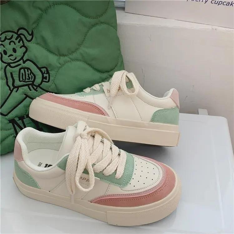 Fashion 2024 Autumn/Winter New Women's Casual White Shoes Retro Round Head Strap Thick Bottom Skateboarding Shoes