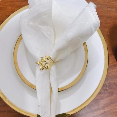 20 Metal Napkin Rings with Leaf Pattern for Table Decoration Napkin Holders Suitable for Weddings For Dinner Parties and Events