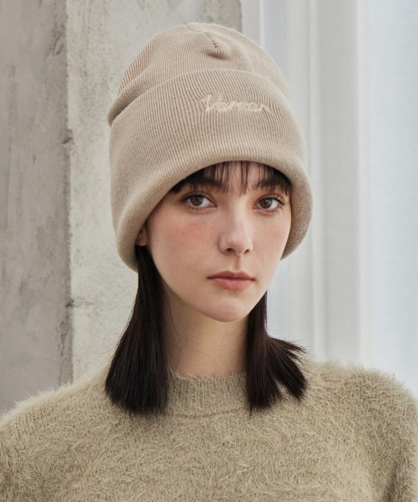 Bajal Chain Logo Balloon Beanie Beige