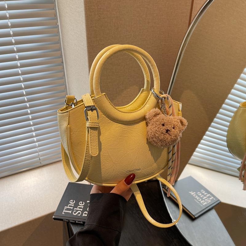 Casual Simple Bag Women 2025 New Versatile Messenger Bag Portable Premium Bucket Bag