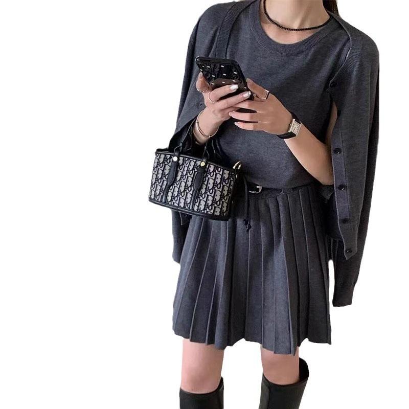 Thirteen rows of sweaters two-piece set autumn and winter new casual waist sleeveless vest skirt knitted cardigan women's suit