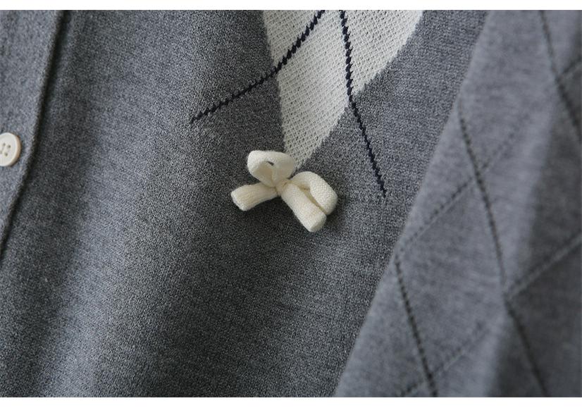 Women's Plus Size College Style Diamond Pattern Knitted Cardigan with Bowknot - Long Sleeve, Spring 2026 Collection.