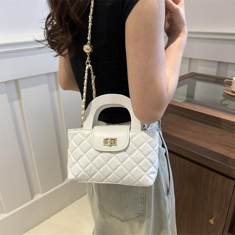 French Minimalist Chain Strap Small Square Purse With Lock Closure For Daily Use
