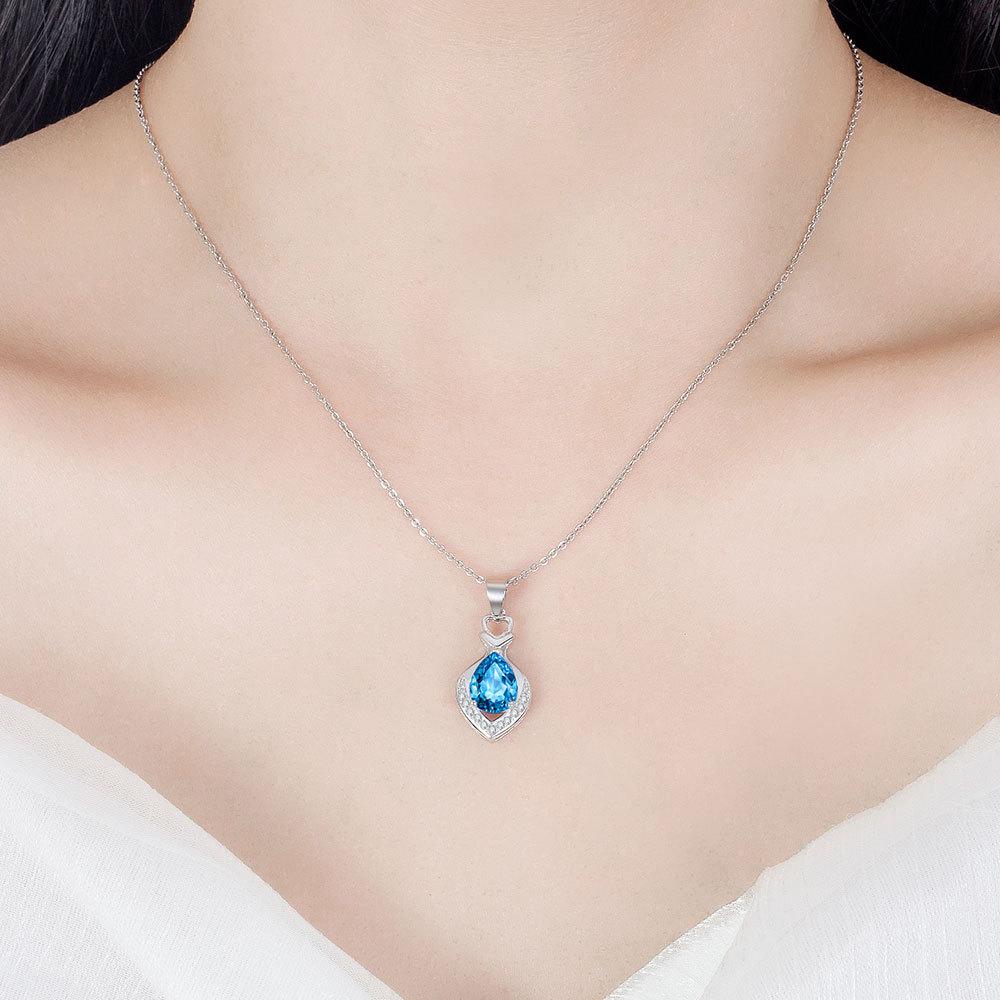 Simple Personality, Slightly Inlaid Zircon Water Drop Heart-Shaped Pendant, Femininity Product, Collarbone Necklace.