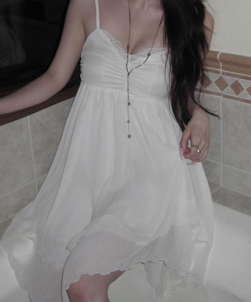 ILLIO [Bit-O X Ilio] Ivory Asymmetric Chiffon Dress