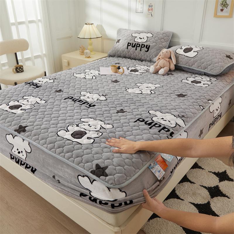 Mother-and-baby Milk Velvet Padded Bedspread with Cotton Padded Single and Double Simmons Bedspread Mattress Protective Cover