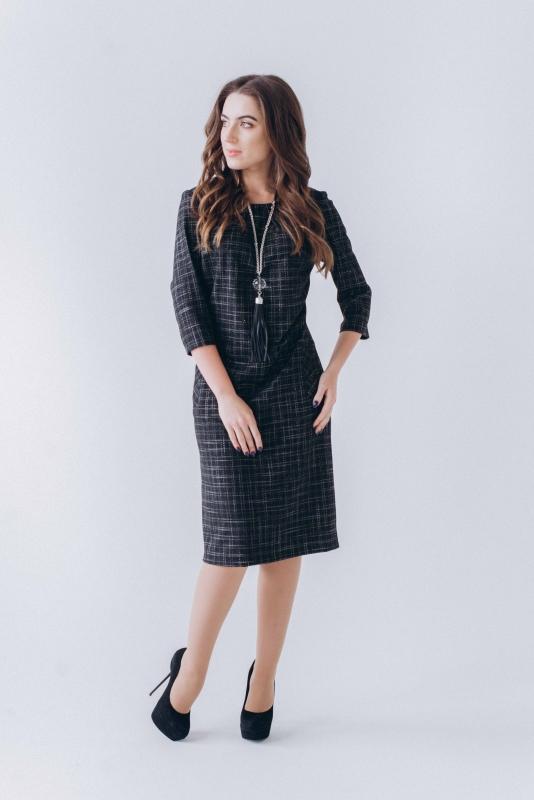 

Пряма сукня із защипом і брошкою в клітку 36 чорний