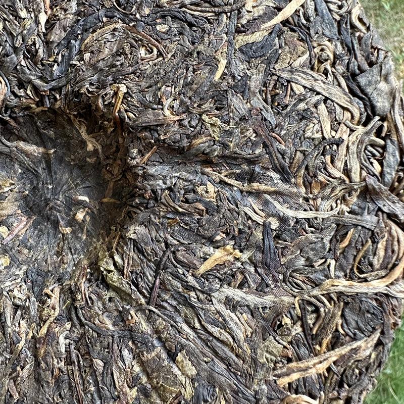 2008 Yunnan Tea Tree King Raw Pu'er Tea Cake Changrui Grade Old Raw Pu'er 357g