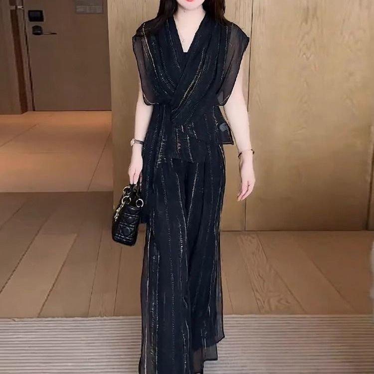 Mom's 2026 Summer Chiffon Two-Piece Set: Age-Reducing Short Sleeve Top & Wide-Leg Pants for Middle-Aged and Elderly Women.