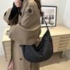 Solid color simple diamond embroidery thread messenger bag dumpling bag texture commuting large capacity women's shoulder bag black white