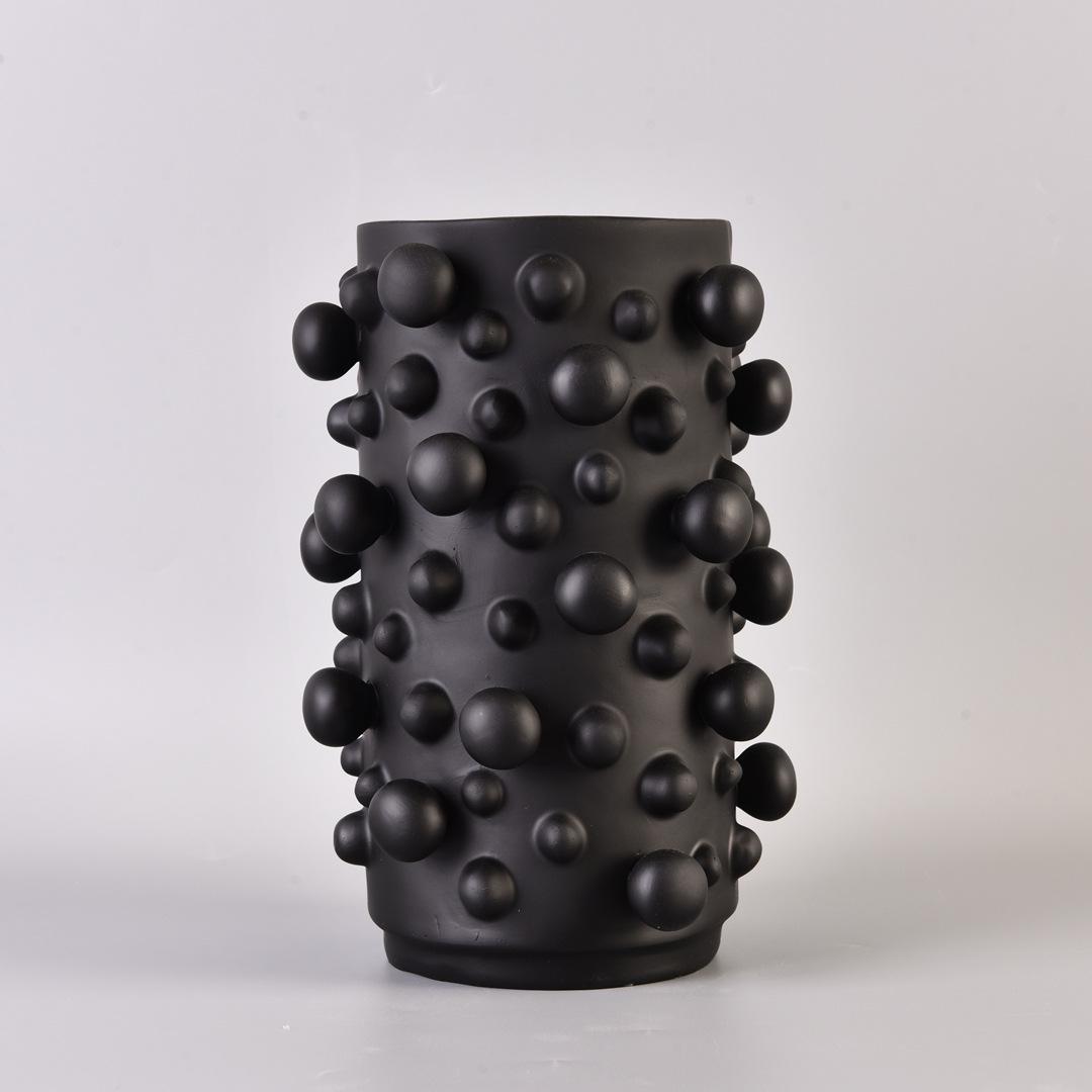 

Black & White Modern Minimalist Leaf Design Resin Vase for Large Flowers