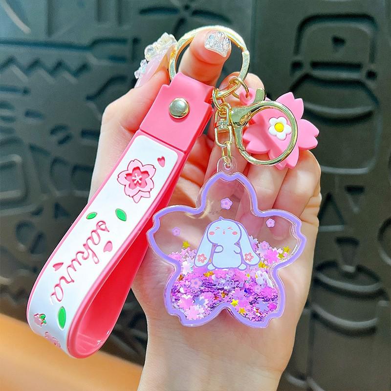 Exquisite Quicksand Panda Keychain: Cartoon Oil-Filled Doll Bag Pendant and Car Accessory