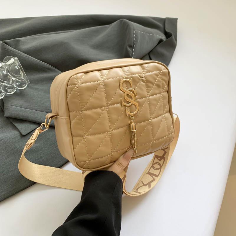 

Summer 2024 new products trendy and beautiful casual simple trend shoulder bag women s small square bag women s simple fashion messenger bag хакі