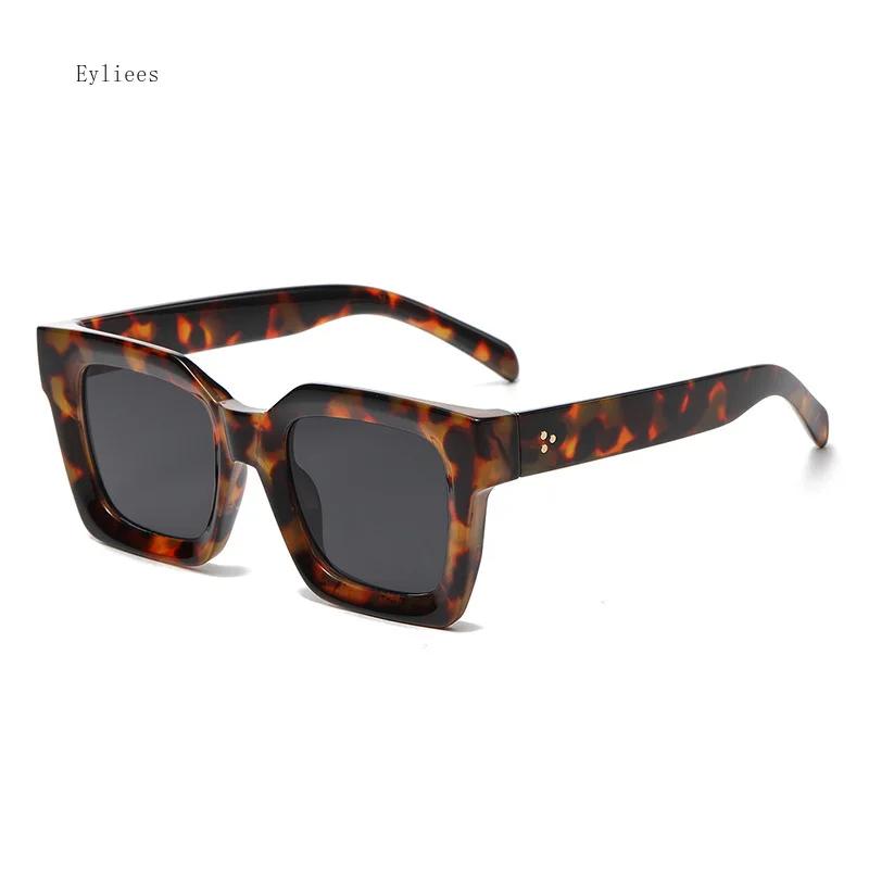 New Fashion Woman Luxury  Square Sunglasses Ladies Vintage Oversized Sun Glasses Female Big Frame Uv400 Shades Black