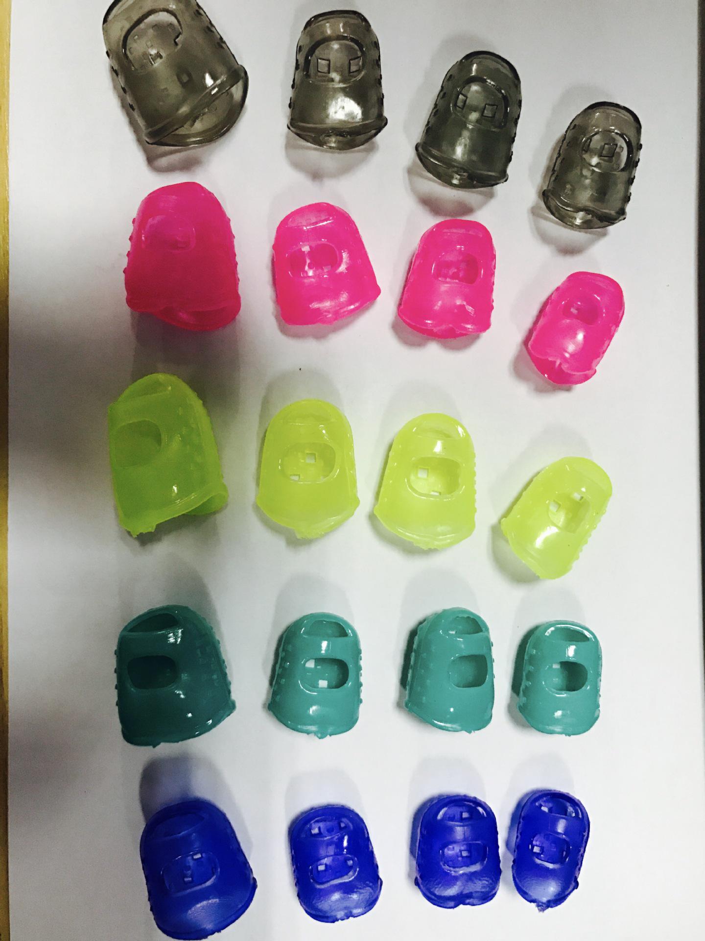 Guitar Finger Cots for Left Hand - Anti-slip, Anti-scald, for Needle Removal, Page Turning, Money Handling, and Piano Playing Small