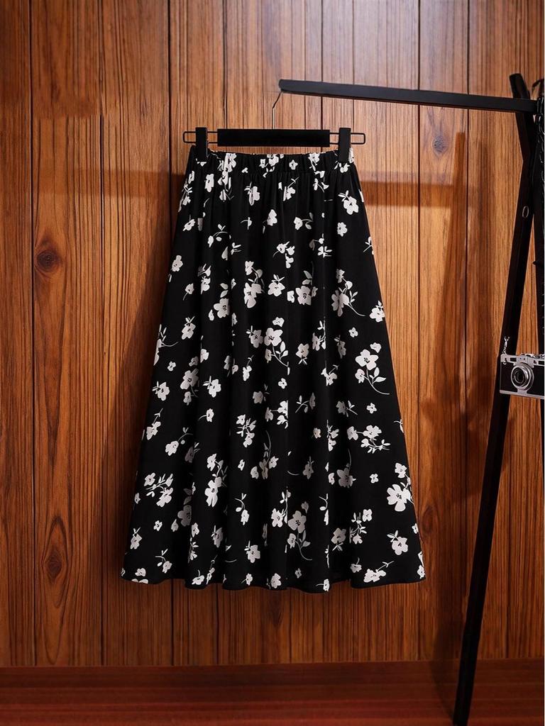 Women's Black Floral A-Line Midi Skirt: Versatile Spring/Autumn Fashion Trend.
