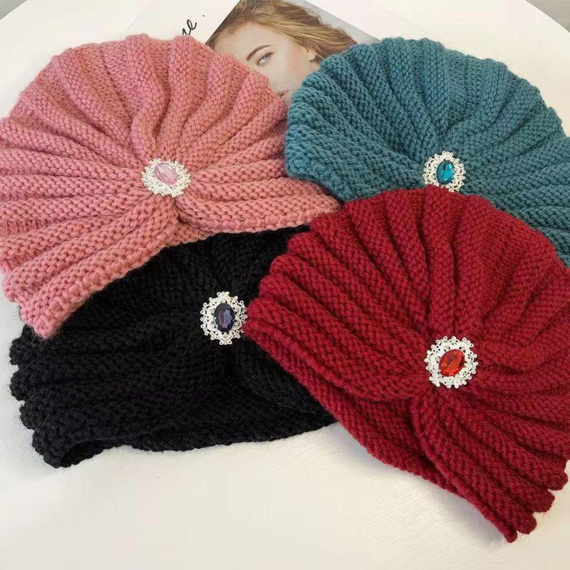 Autumn and Winter Simple and Versatile Knitted Headgear, Rhinestone Forehead Gem, High-end Hat, Warm and Thin Retro Women's Wool Hat