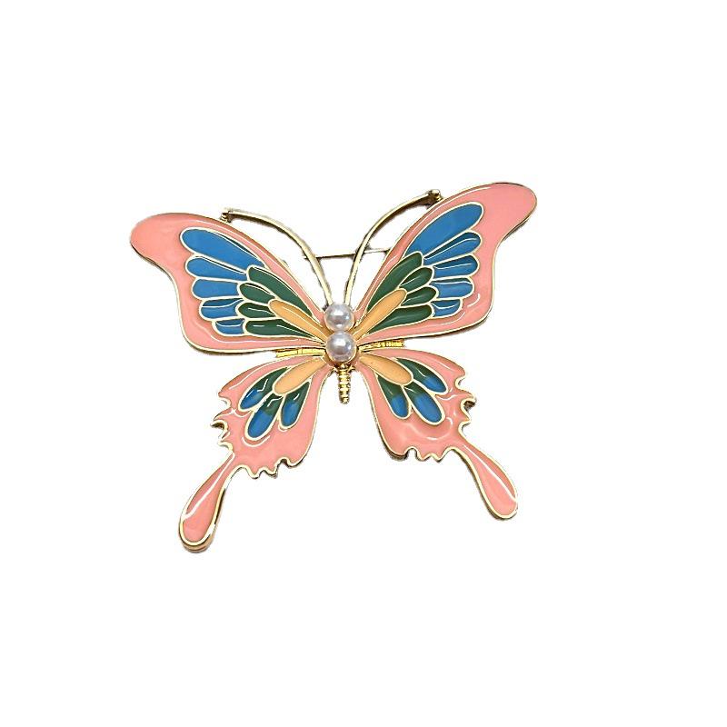 Elegant Retro Butterfly Brooch with Pearl Accent