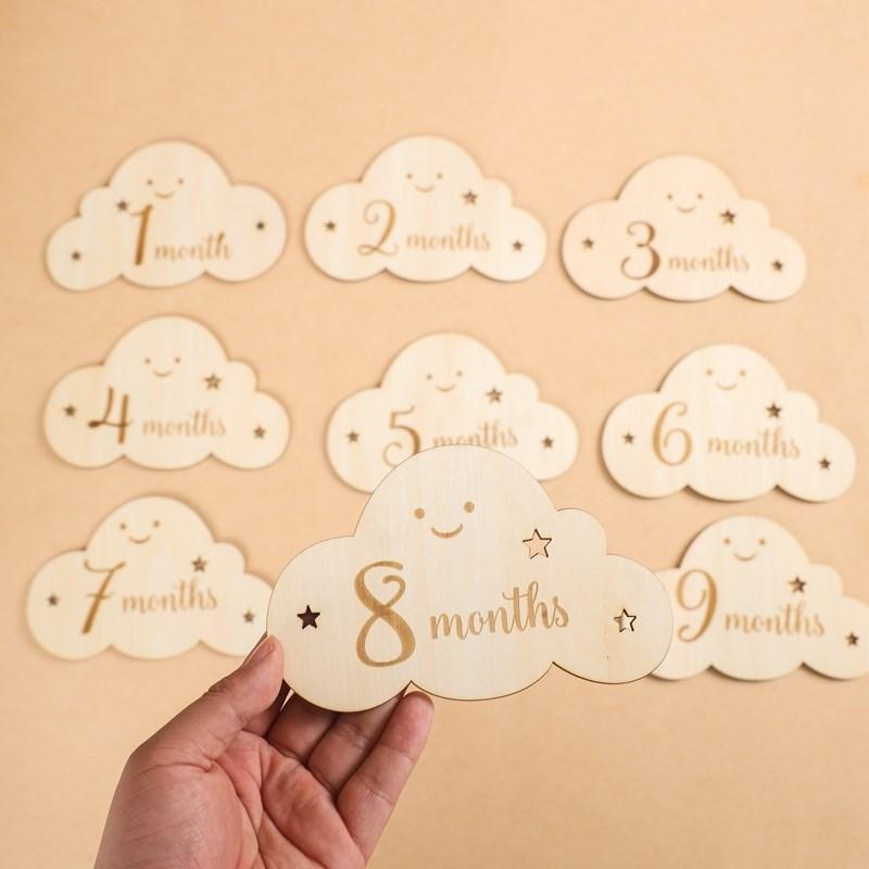 8-teiliges Set Holz Baby Meilensteinkarten Für Neugeborene Niedliche Wolkenform Fotografie Requisiten Zubehör Monatskarten Aufkleber Neugeborene Geschenke