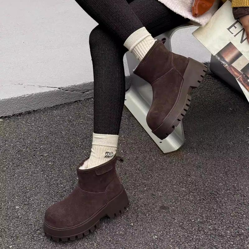 Thickened and velvet snow boots women's new winter leather real wool cotton shoes, velvet warm thick-soled non-slip short boots