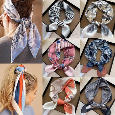 Mode 53CM Seidenschal Kleiner quadratischer Schal Damen Vielseitiger dekorativer Haarschal Bandanas Pferdeschwanzhalter Kopfbedeckung