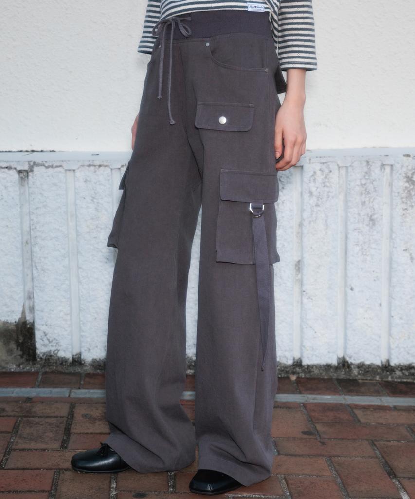 ROSEFRANTZ Cargo Slim Bootcut Pants [Charcoal]