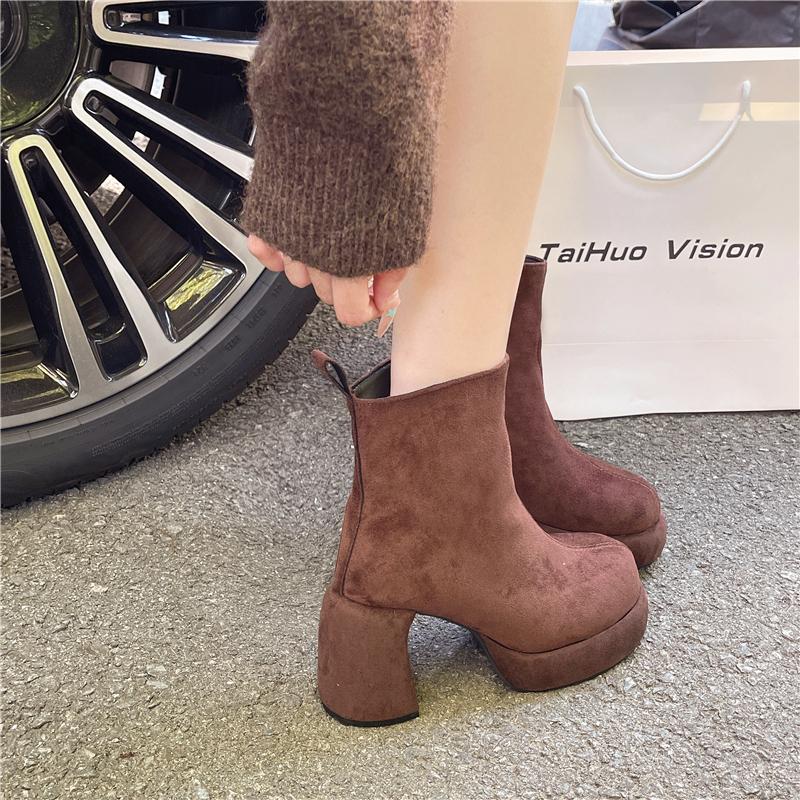 Fashionable and Versatile Retro French Fall and Winter 2025 New Small Heeled Skinny Boots Women