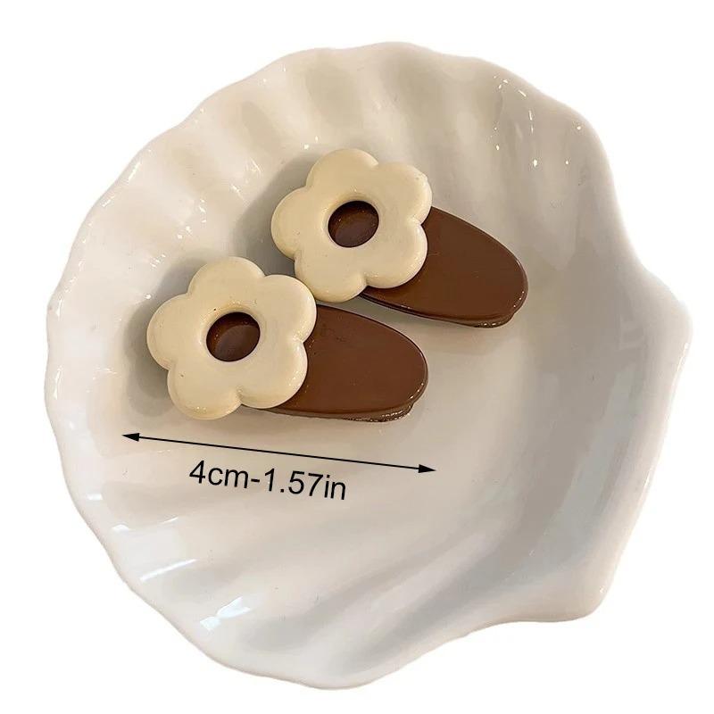 2pcs Simple Latte Flower Hair Clip for Women, Side Hair Claw Clip for Side Bangs, Love Heart Duck Bill Clip
