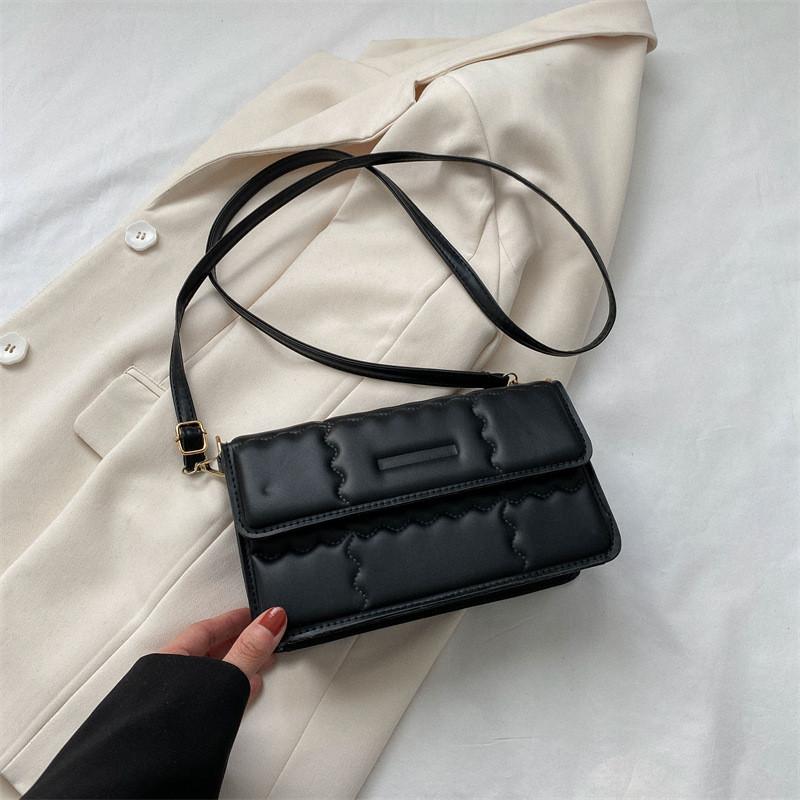 Fashionable Minimalist Shoulder Bag For Women 2023 Spring Trendy Small Crossbody Bag