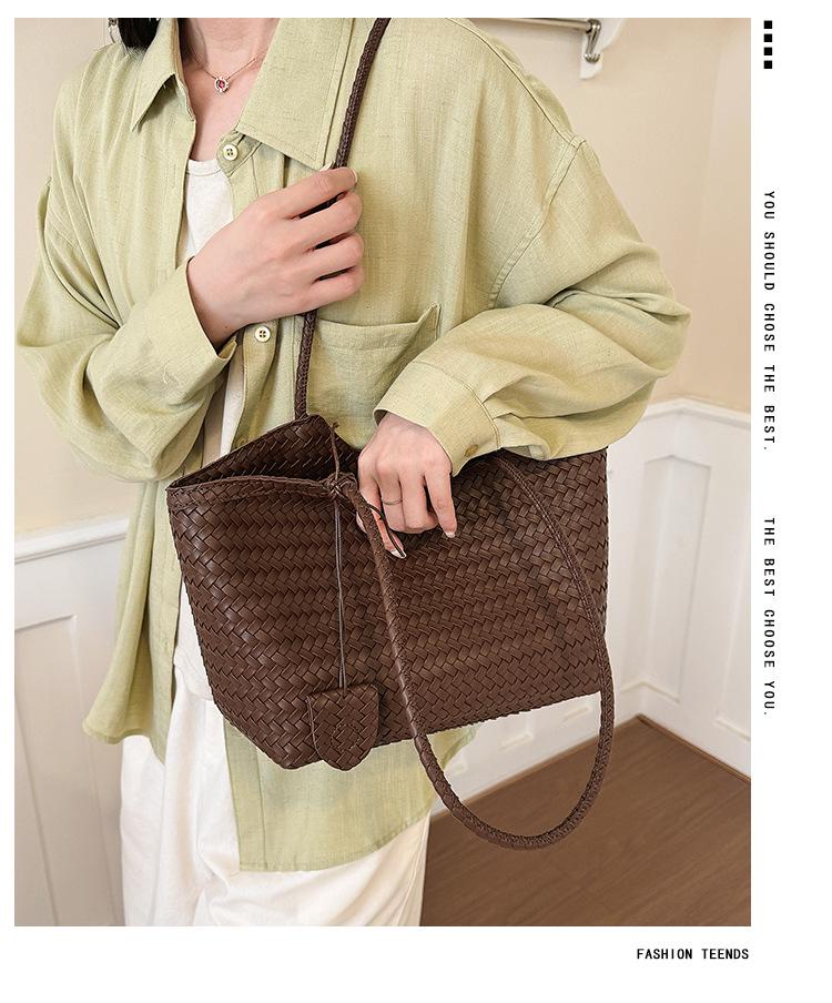 Versatile Large-Capacity Woven PU Leather Shoulder Bag - Stylish Urban Handbag for Women