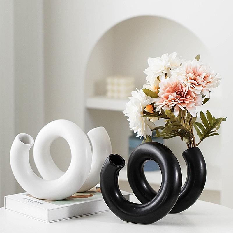 Nordic minimalist ceramic vase Black and white matte glazed hydroponic flower planter Creative Home Decors Ceramic Crafts
