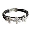 Kreatives Europäisches Blumen Drei-lagiges Simuliertes Lederseil Armband Damen Retro Elegantes Armband Tägliches Match Schmuck