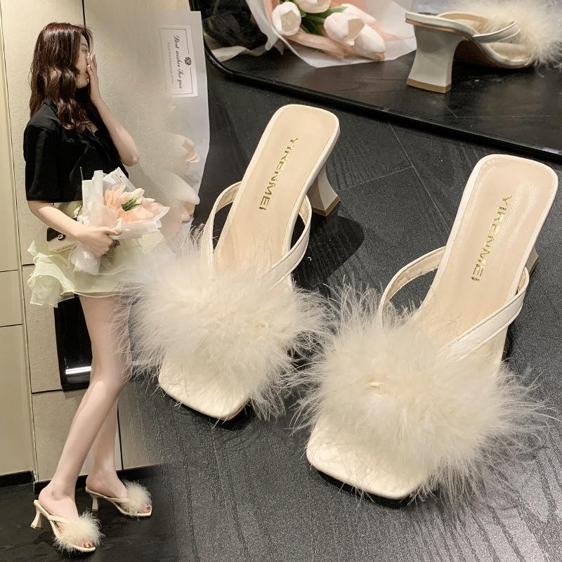 Lato 2025 nowa moda w stylu wróżki odzież wierzchnia puszyste kapcie damskie celebrytka kwadratowy obcas kryształowy pasek