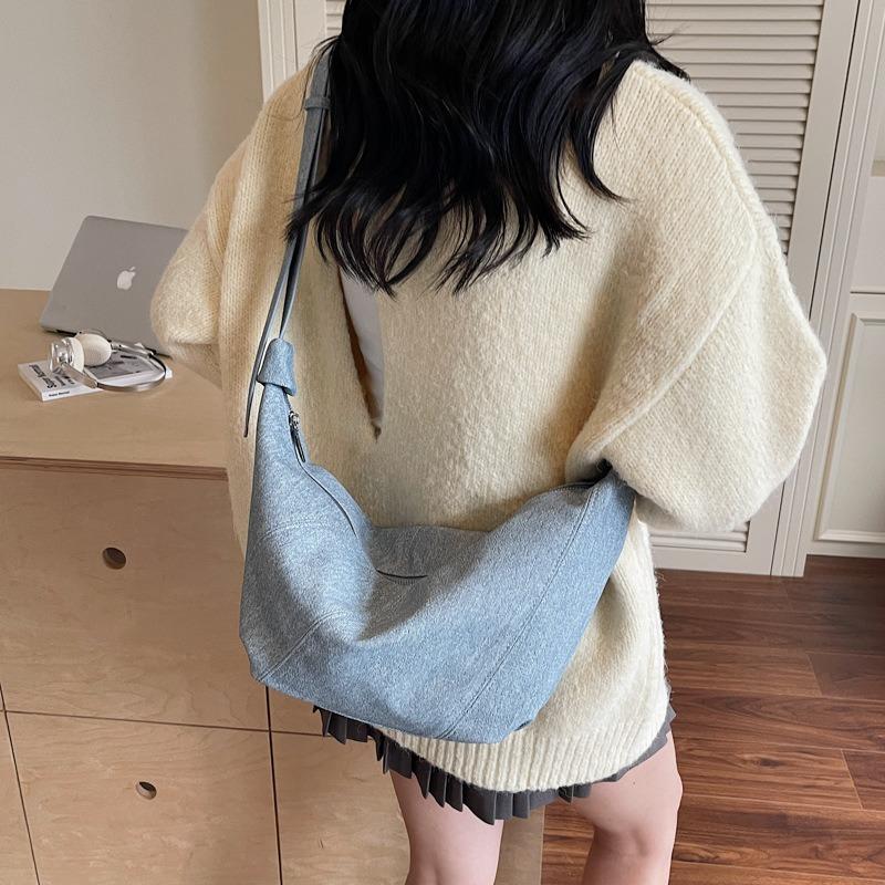 New single shoulder fashion underarm bag niche design splicing horn messenger bag feeling casual dumpling bag
