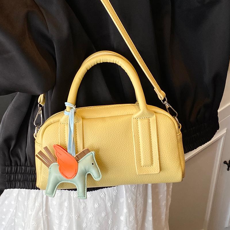 New product wholesale advanced lychee pattern Korean casual portable pillow bag daily versatile foreign style messenger bag female