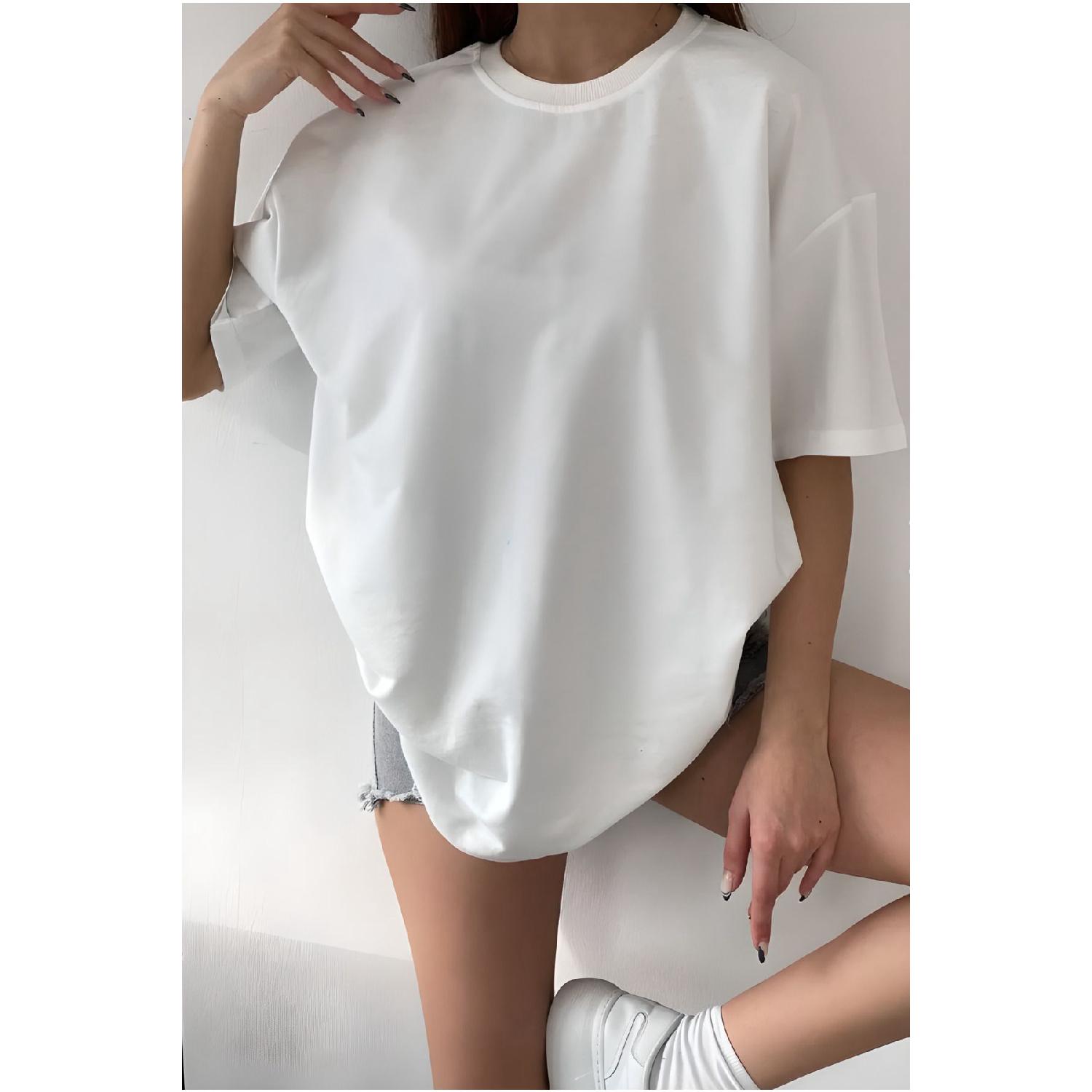 

Белая футболка оверсайз с круглым вырезом S белый