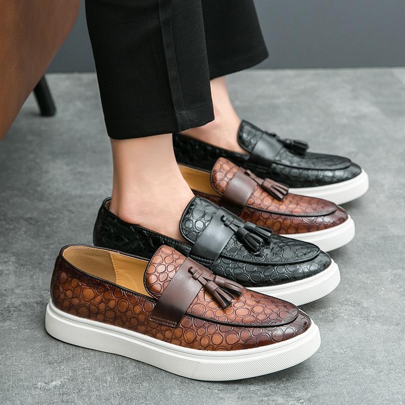 Fashion Men Business Tassel Shoes Black Brown European Outdoor Travel Fashion Vulcanized Shoes Walking Shoes Size 38-46 Men Shoes