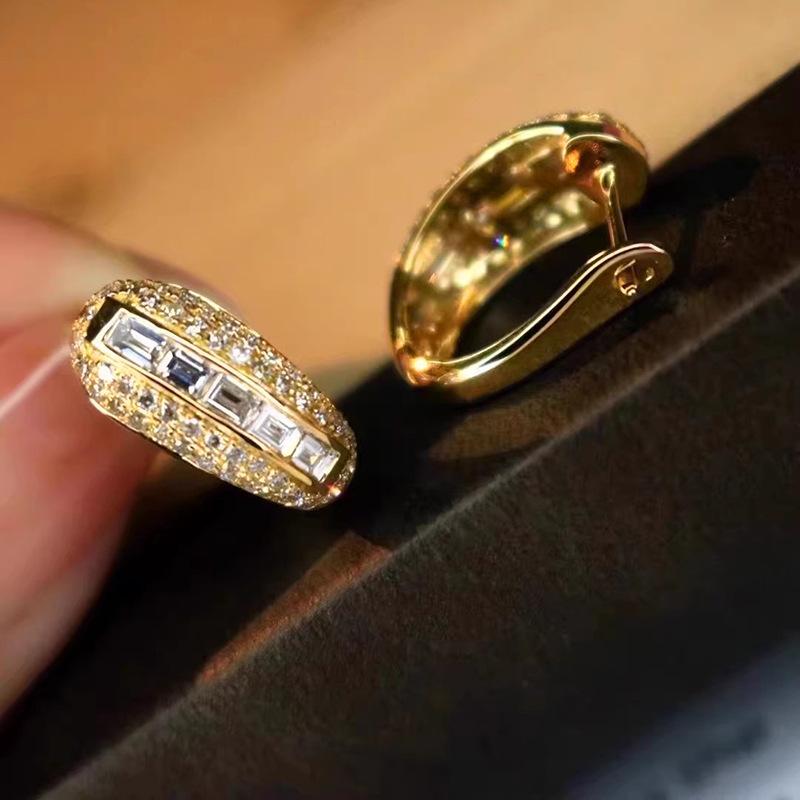 

Design Sense: British French Ear Buckle, Women s Square Diamond Arrangement, Micro Inlaid Exquisite and Simple Zircon