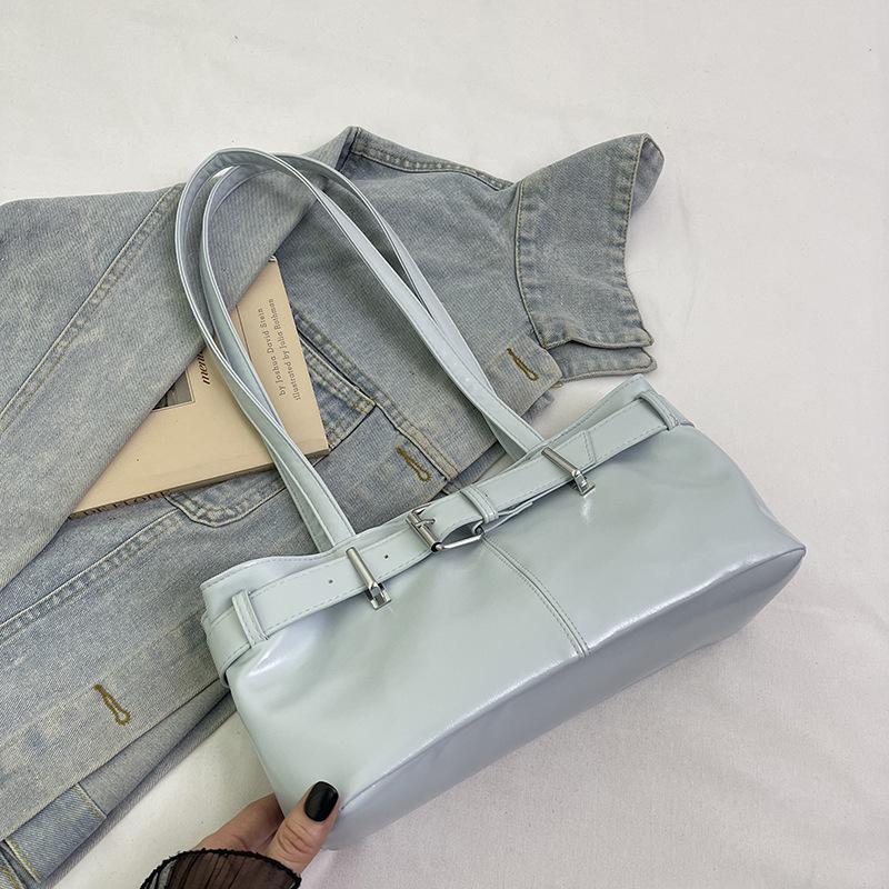Trendy and Fashionable Women's Baguette Bag, Underarm Bag, Personalized Versatile Foreign Style Niche Simple Solid Color Shoulder Handbag
