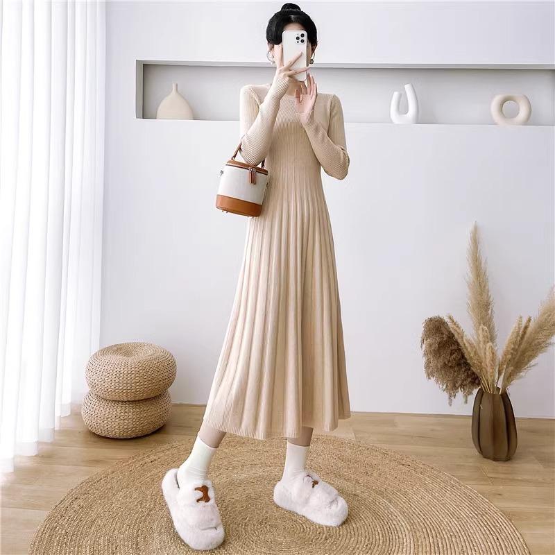 Mittelanges Strickkleid für Damen Einfarbig Langärmlig Tailliertes Kleid Lässiger Pullover für Herbst und Winter