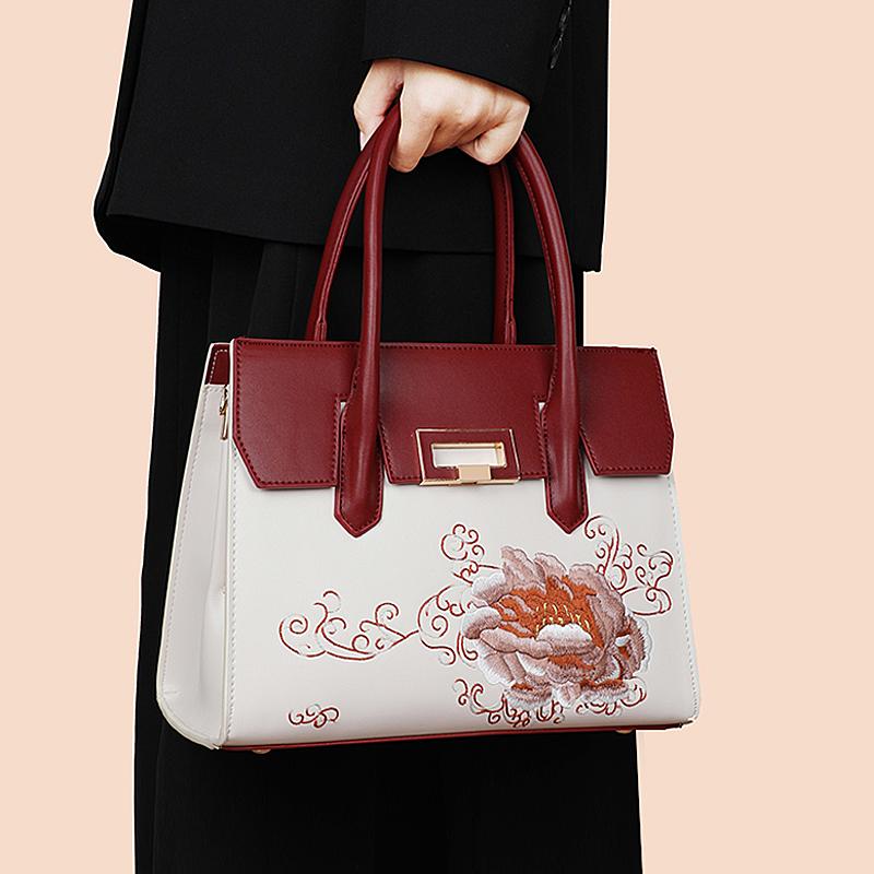 

Mother s Day gift high-end national style embroidery red bag 2025 new fashion atmosphere mother bag wedding
