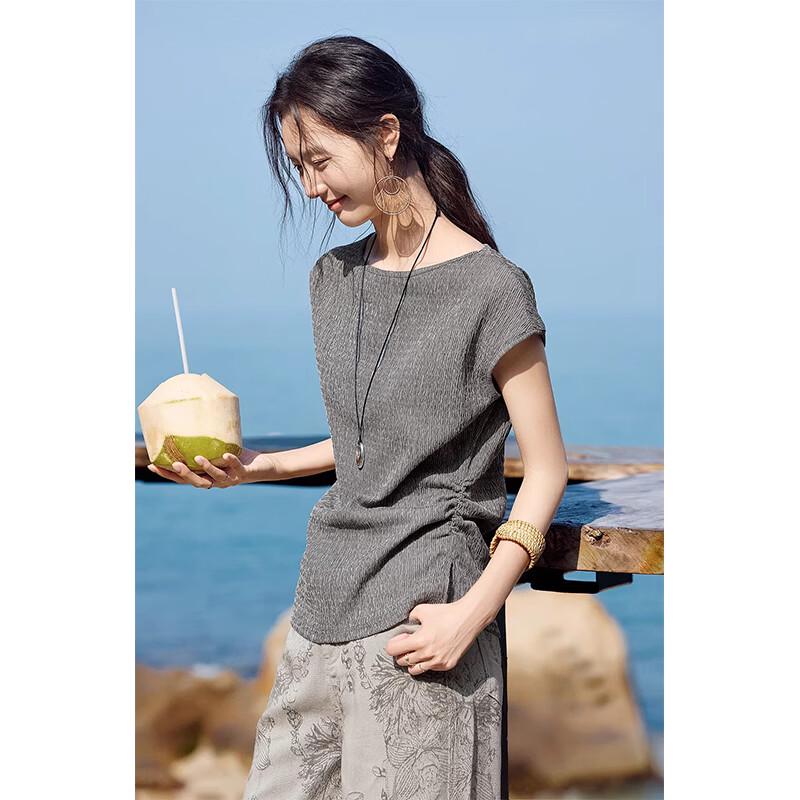

La Chapelle Women s Pleated Short Sleeve T-Shirt M