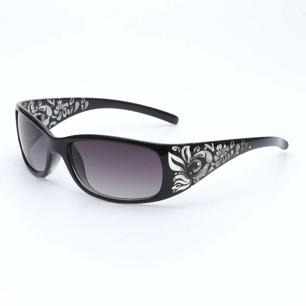 Fashion New Y2K Ladies Pattern Relief Square Small Frame Sunglasses Retro Style Elegant Summer Vacation Beach Glasses