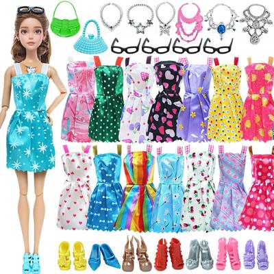 42 Stück/Set Puppenzubehör = Mix 8 Minikleider + 10 Sandalen Schuhe + Los 24 Stück Zubehör Spielset Kleidung für 30cm Puppe