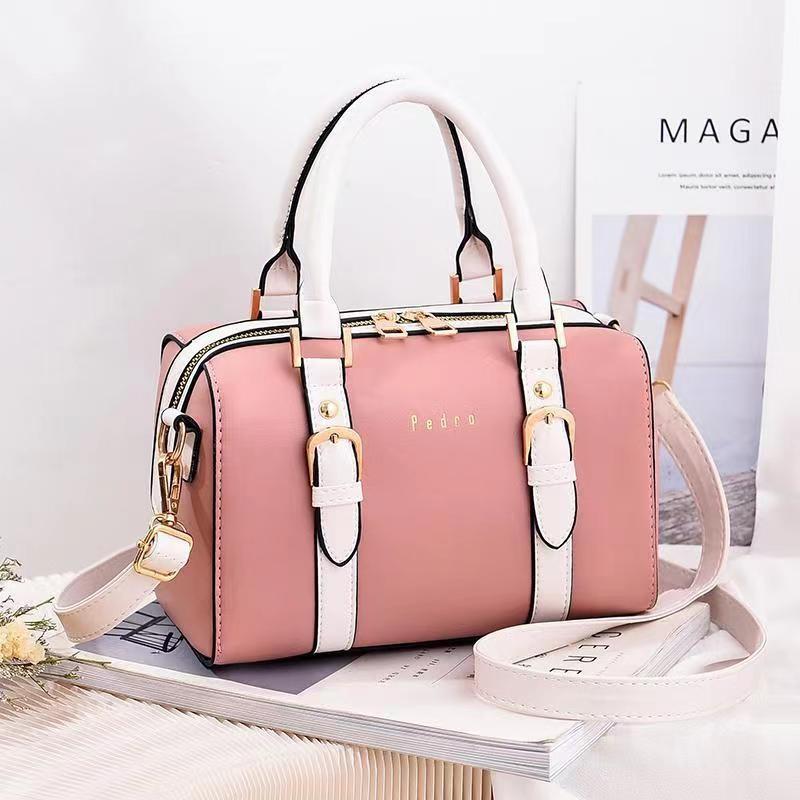 Stylish Green Pu Bucket Bag For Women With Chain Detail And Zipper Closure Ideal For Casual Outings